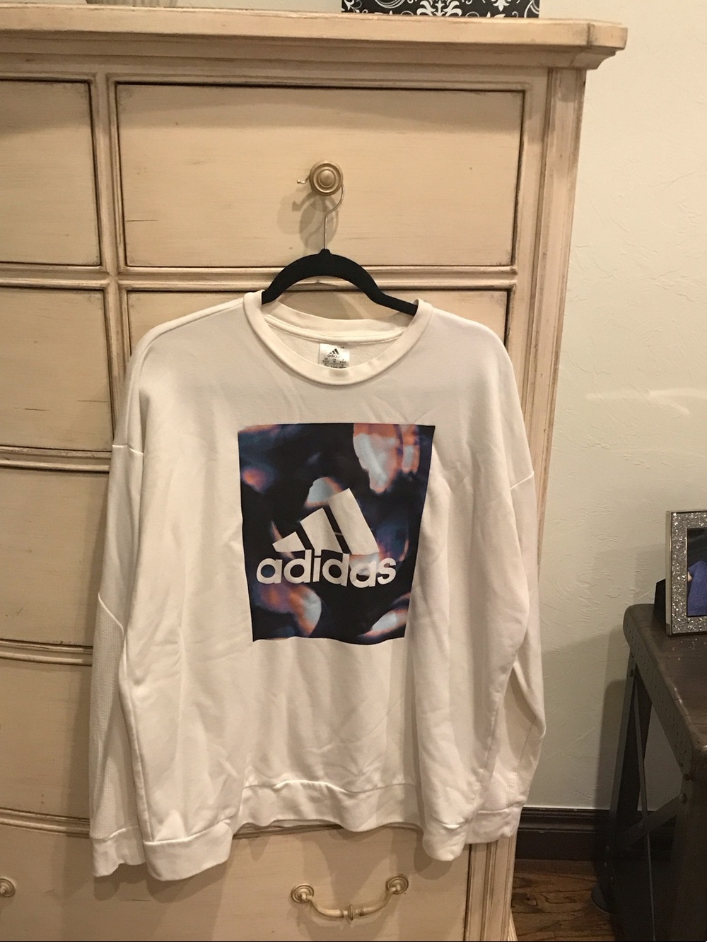 adidas White Sweatshirt with Multicolor Logo Square